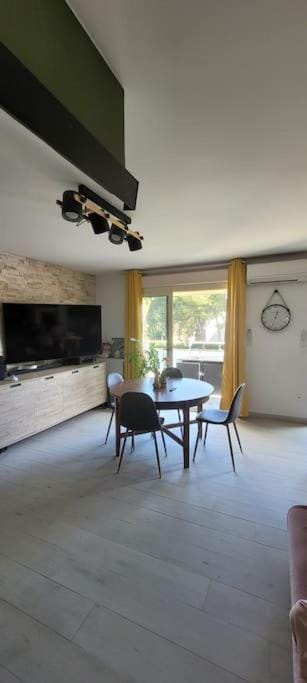 Appart terrasse climatisée 20 min de la Plage Apartment in Marseille