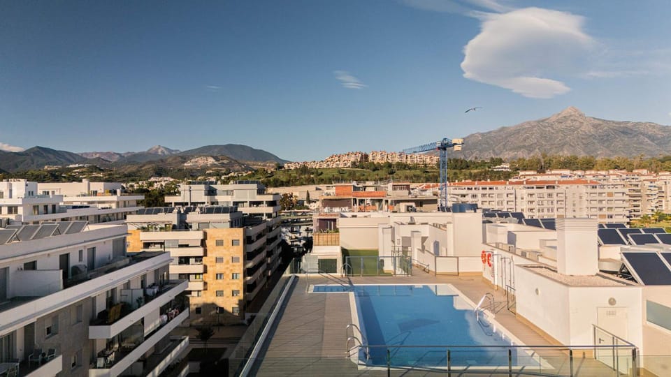 Jardines de Guadaiza Stunning Views Terrace Bbq Apartment in Marbella