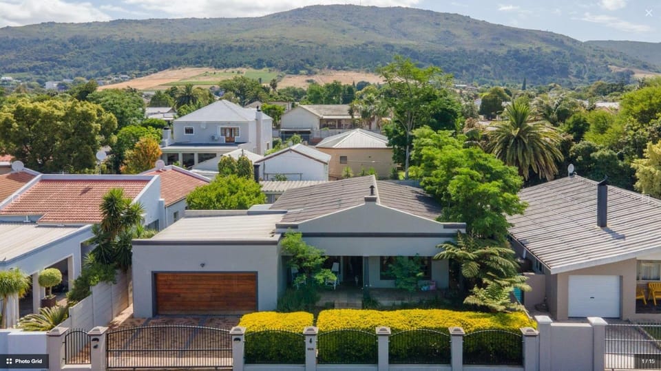 Property building, Neighbourhood, Bird's eye view
