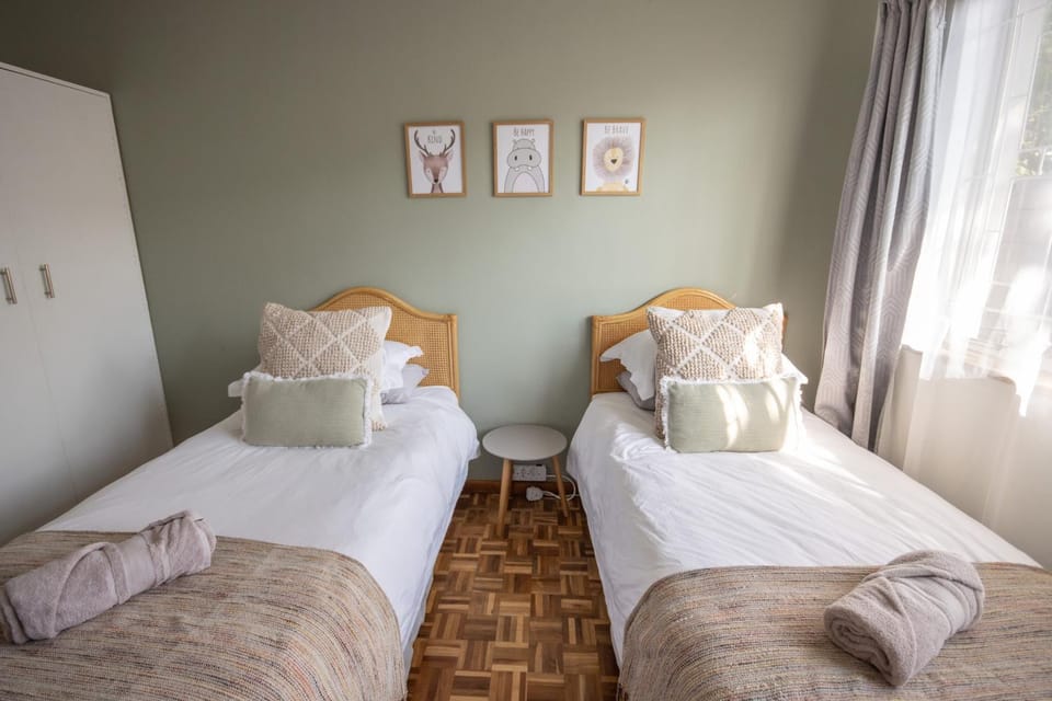 Bed, Bedroom, children