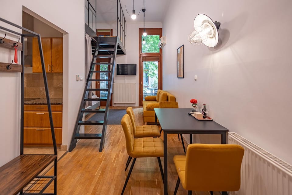 MOOKI Loft&Garden in SohoBudapest Apartment in Budapest