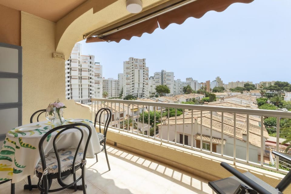 View (from property/room), Balcony/Terrace, City view