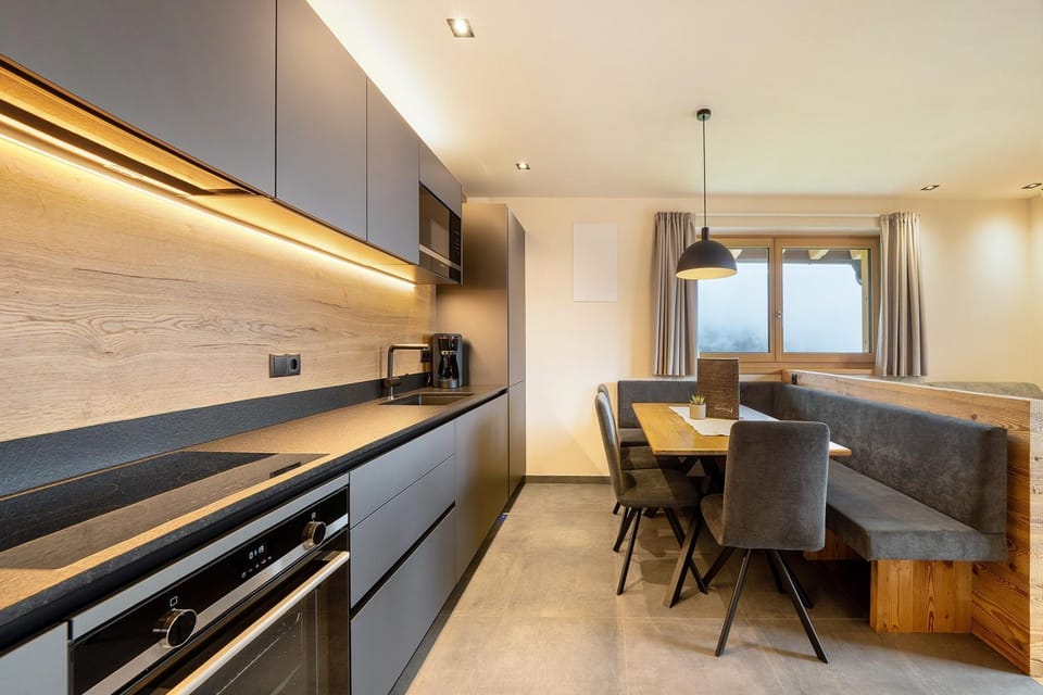 Property building, Kitchen or kitchenette, Living room