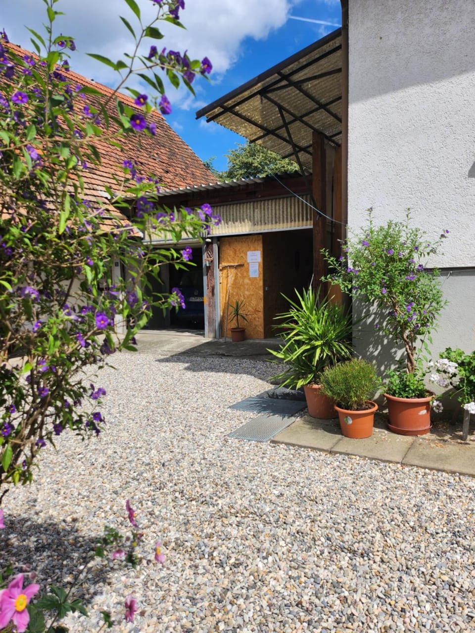 Facade/entrance