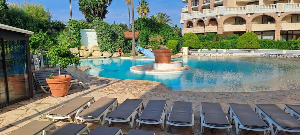 Appartement spacieux climatisé piscines Apartment in Cannes
