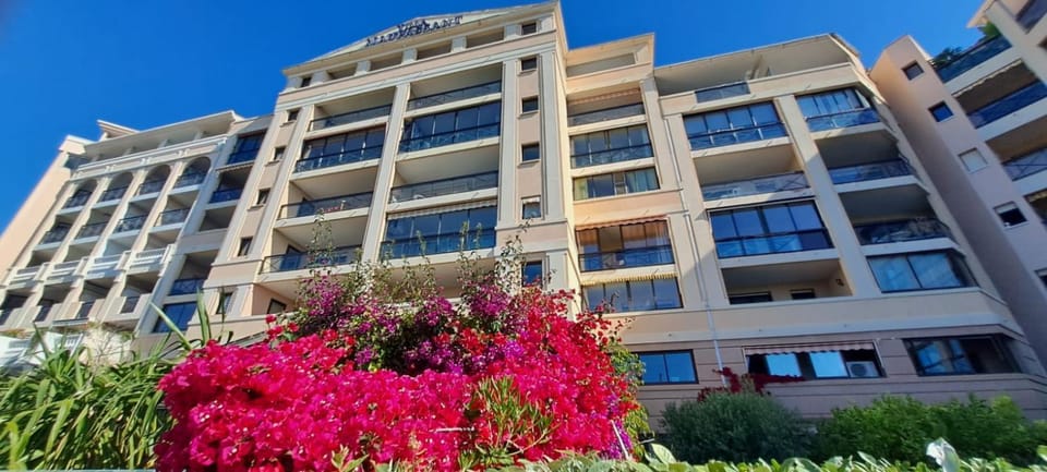 Appartement spacieux climatisé piscines Apartment in Cannes