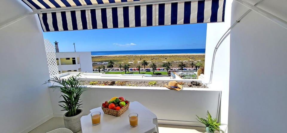 Day, View (from property/room), Balcony/Terrace, Beach, Sea view