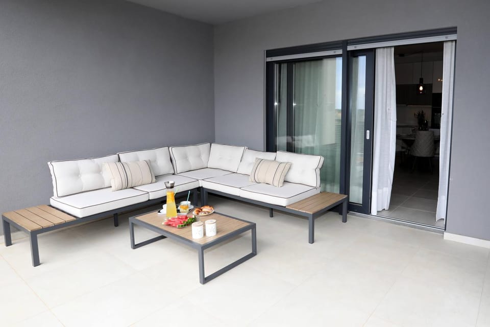 Day, Balcony/Terrace, Seating area