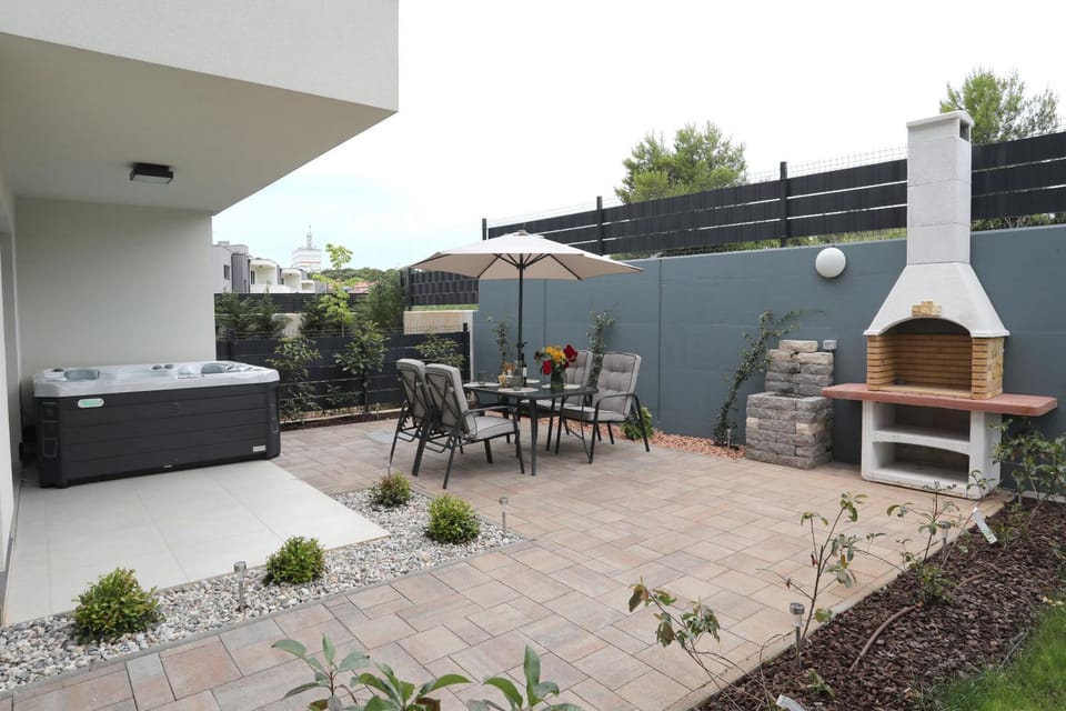 Day, BBQ facilities, Garden, Dining area, Garden view