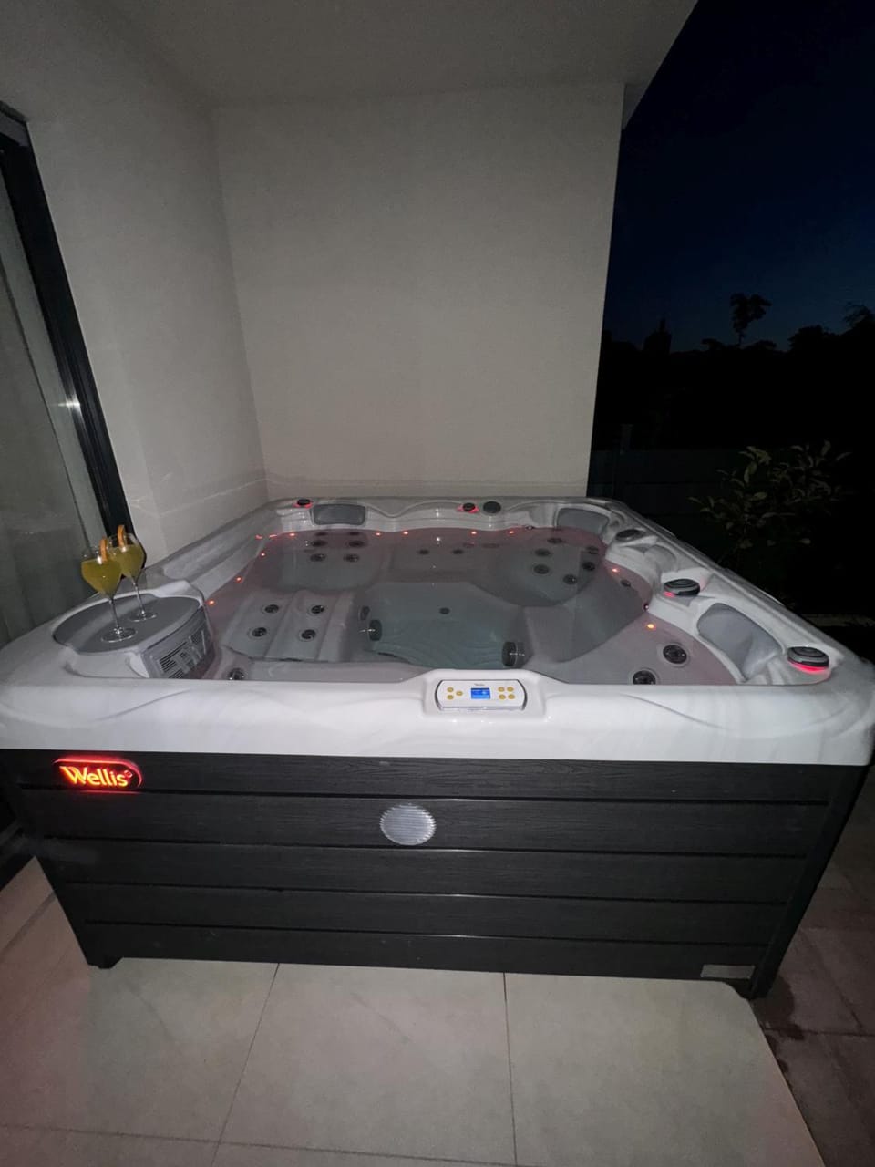 Night, Hot Tub