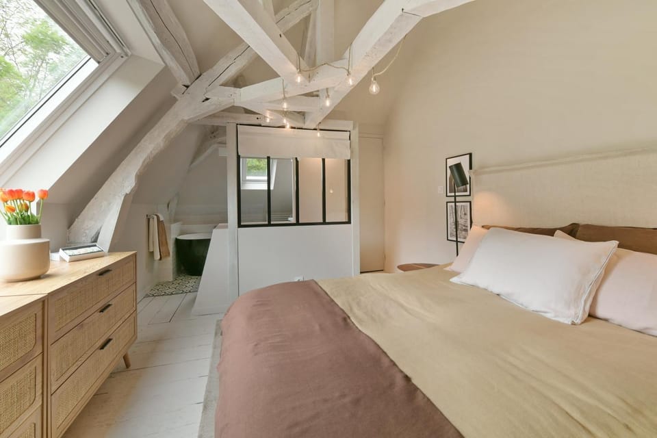 Bed, Bedroom
