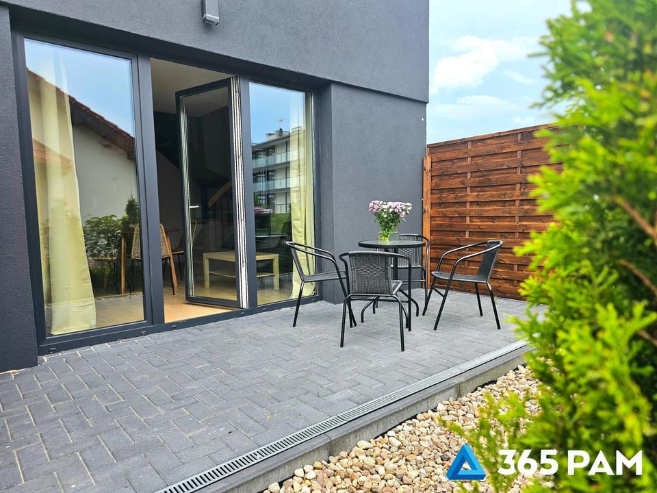 Property building, Patio, Day, View (from property/room), Balcony/Terrace, Dining area