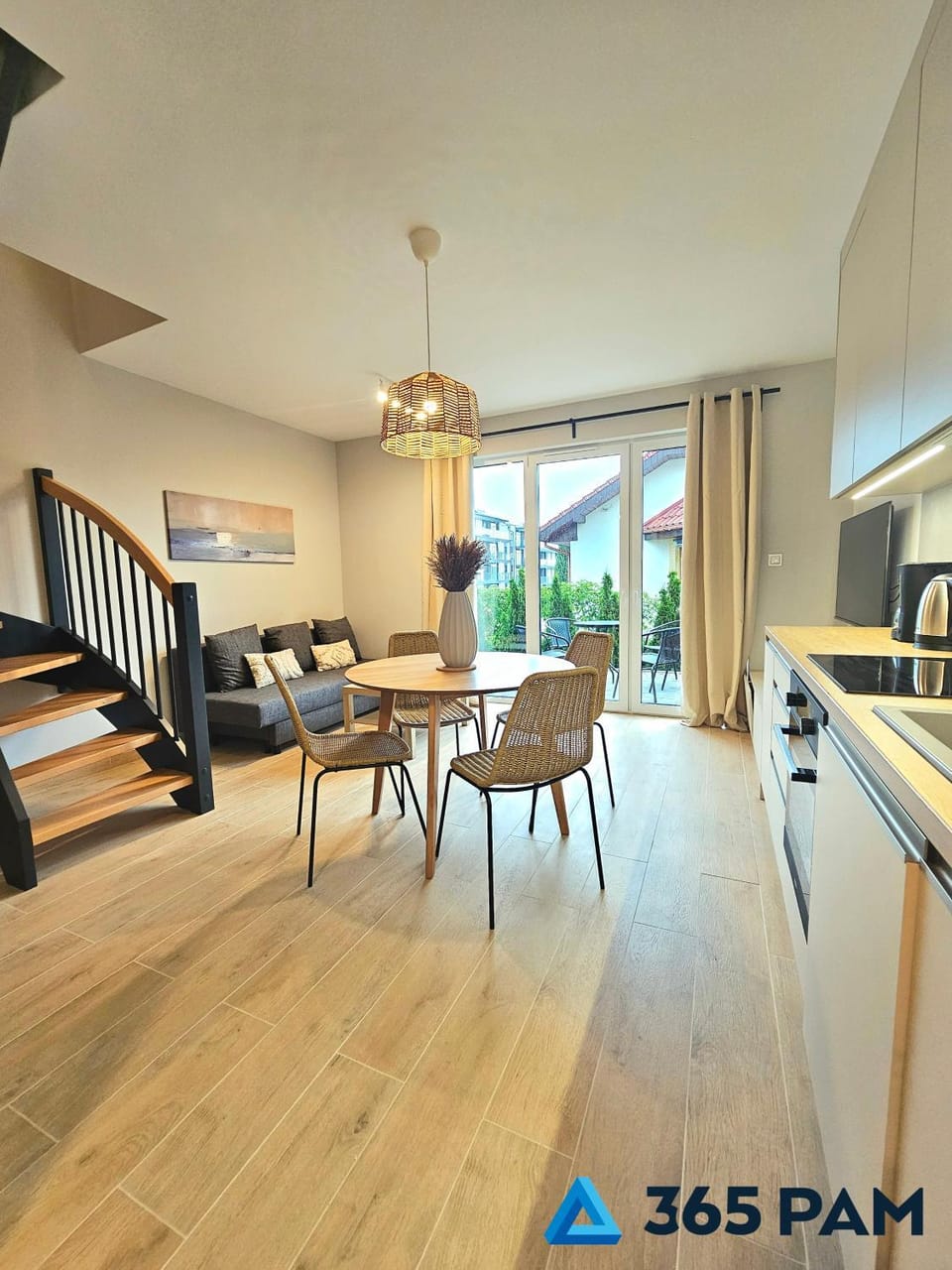 Kitchen or kitchenette, Living room, Seating area, Dining area