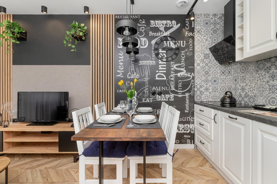 TV and multimedia, Kitchen or kitchenette, Living room, Seating area, Dining area