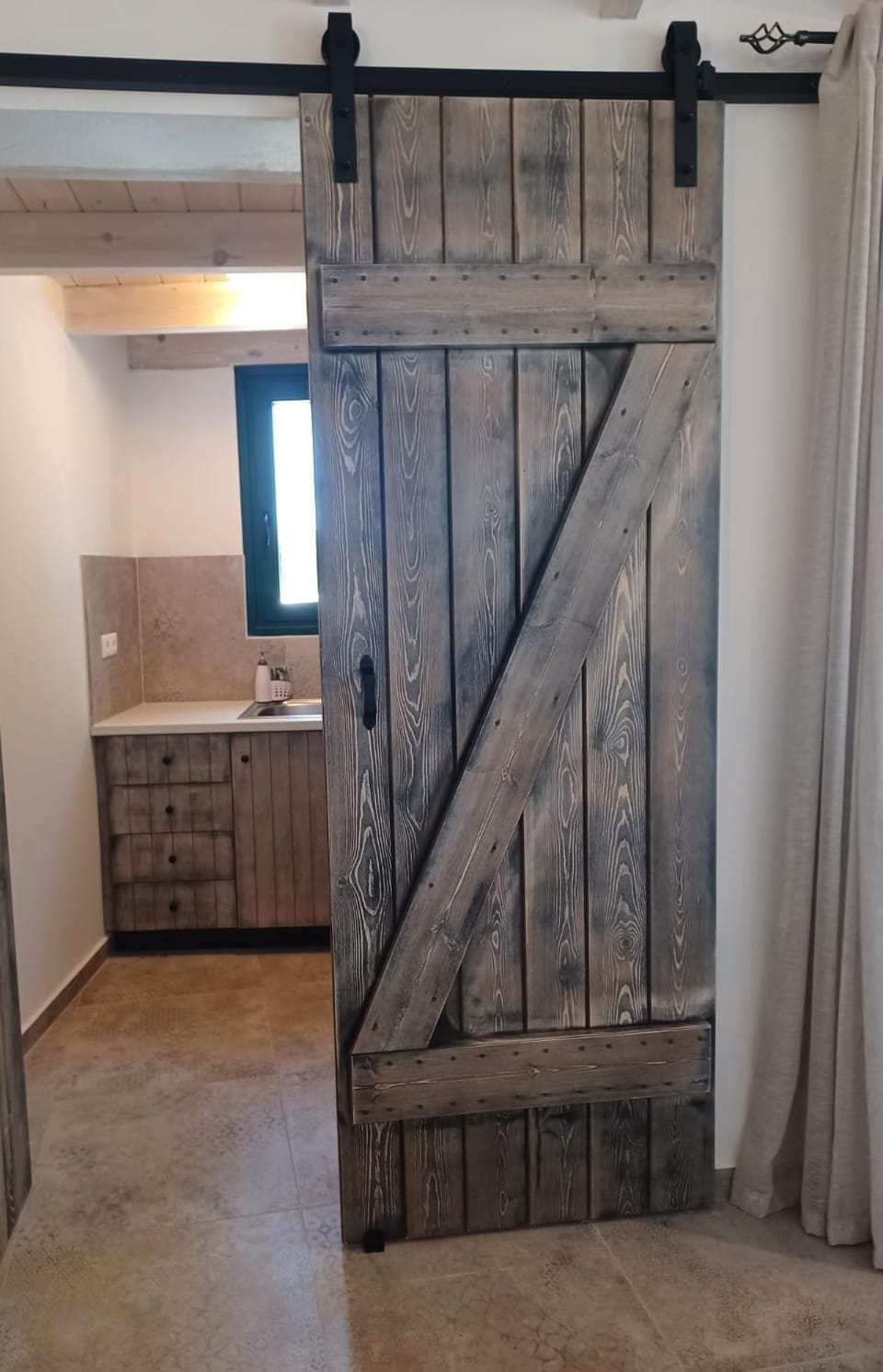 Kitchen or kitchenette, kitchen