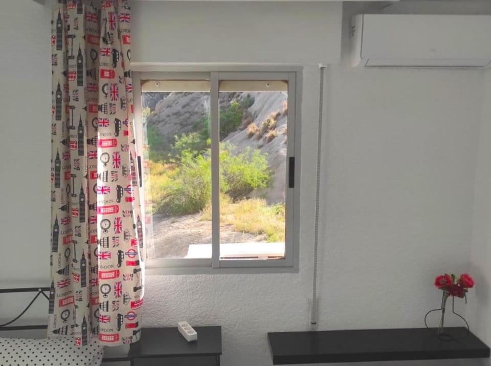 Bed, Bedroom, Mountain view