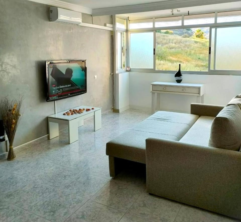 Communal lounge/ TV room, TV and multimedia, Living room, Seating area