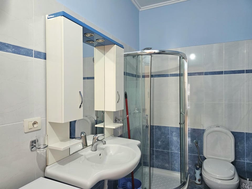 Shower, Bathroom