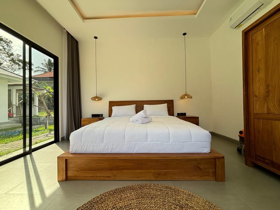 Bed, Photo of the whole room, Bedroom