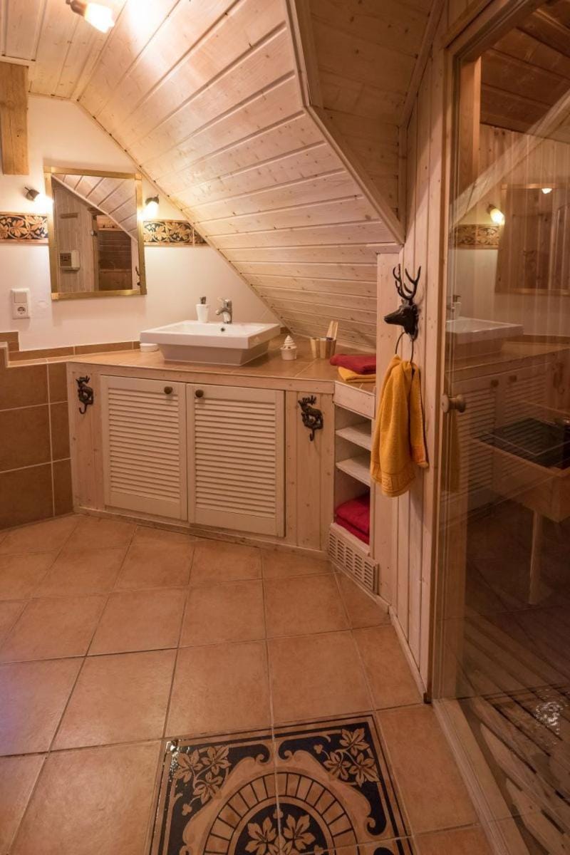 Sauna, Sauna, Bathroom