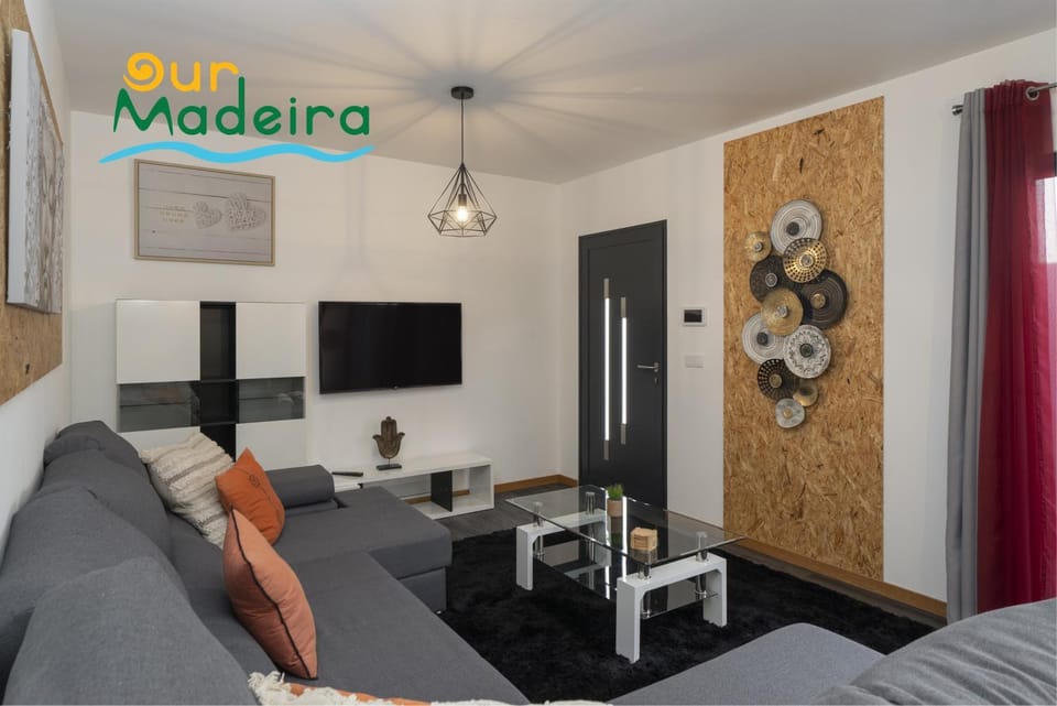 Communal lounge/ TV room, TV and multimedia, Living room, Other, Photo of the whole room, Seating area, Evening entertainment