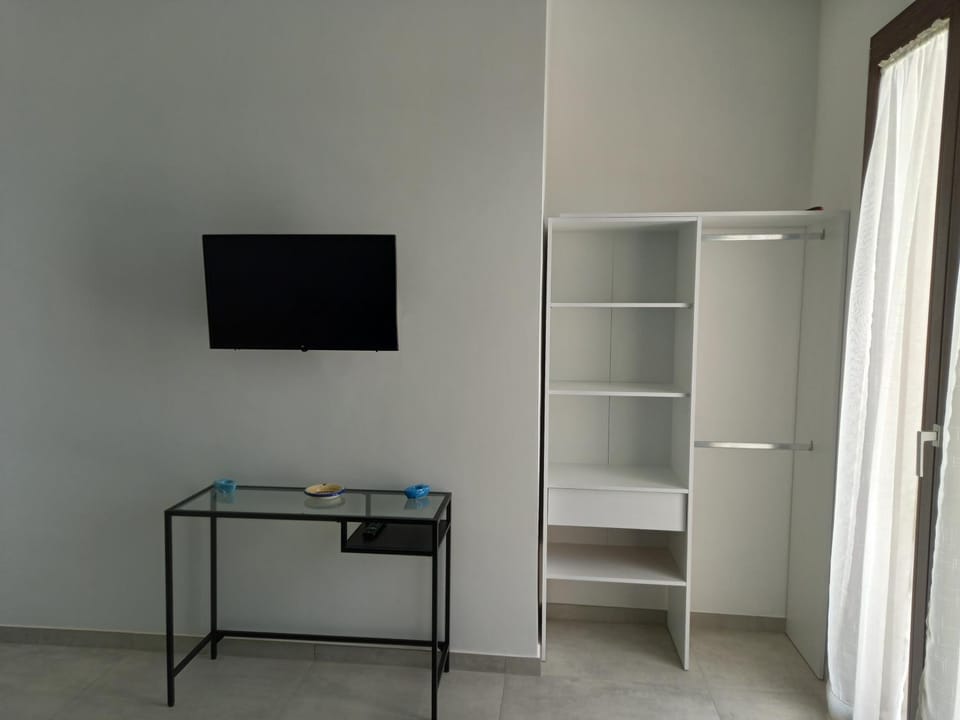 TV and multimedia, wardrobe