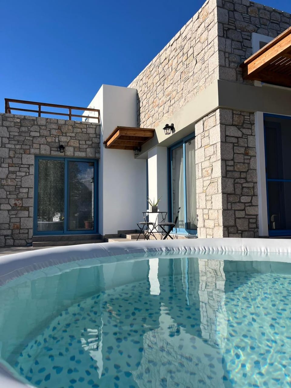 Property building, Hot Tub