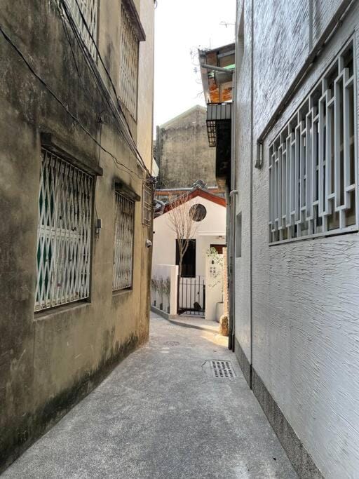 Property building, Street view