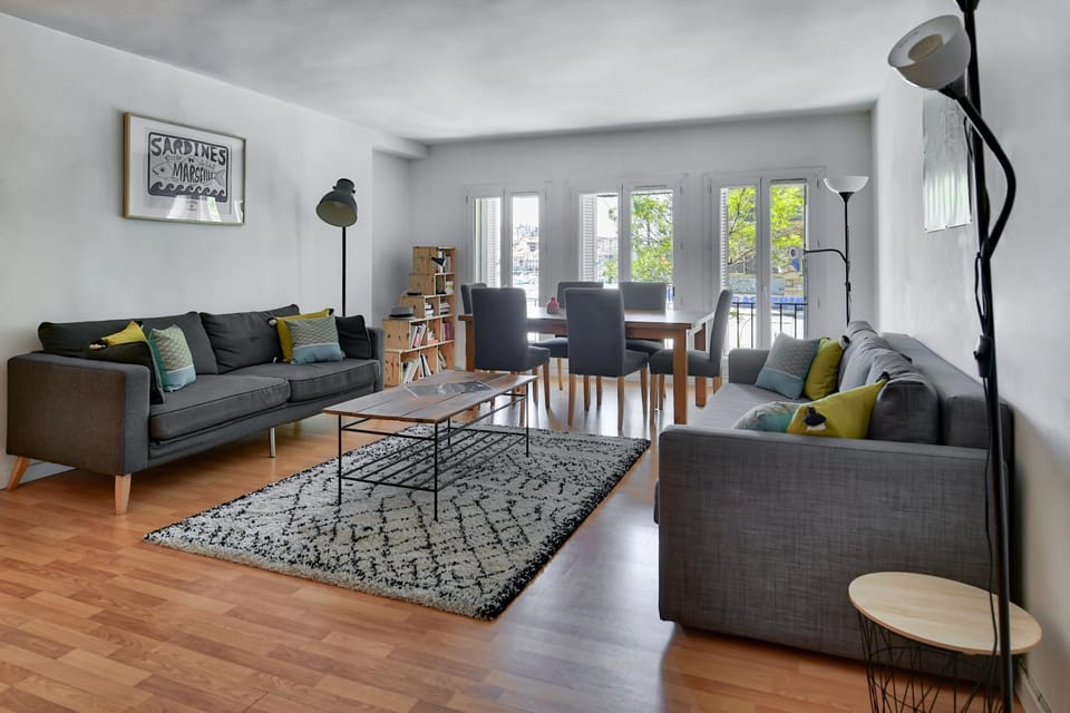 Living room, Seating area, Dining area