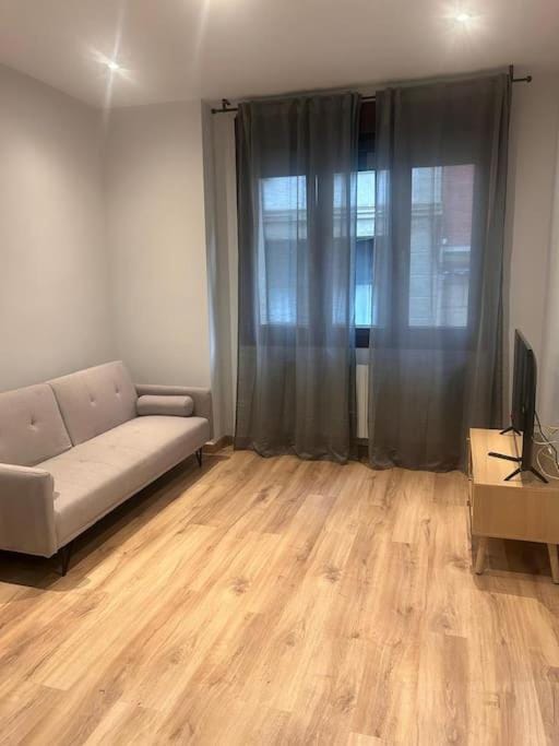 Coqueto apartamento cerca del casco Viejo con garaje gratis Apartment in Bilbao