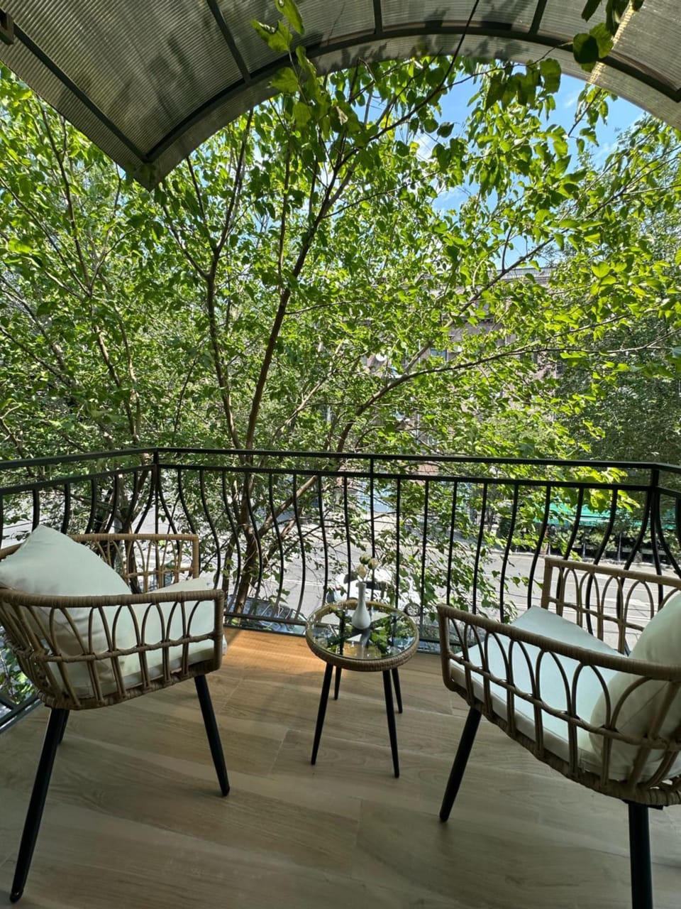 View (from property/room), Balcony/Terrace, Dining area