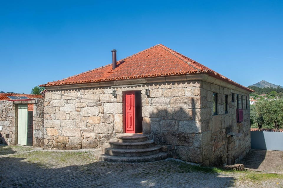 Casa da Corredoura Turismo Rural Farm Stay in Porto District