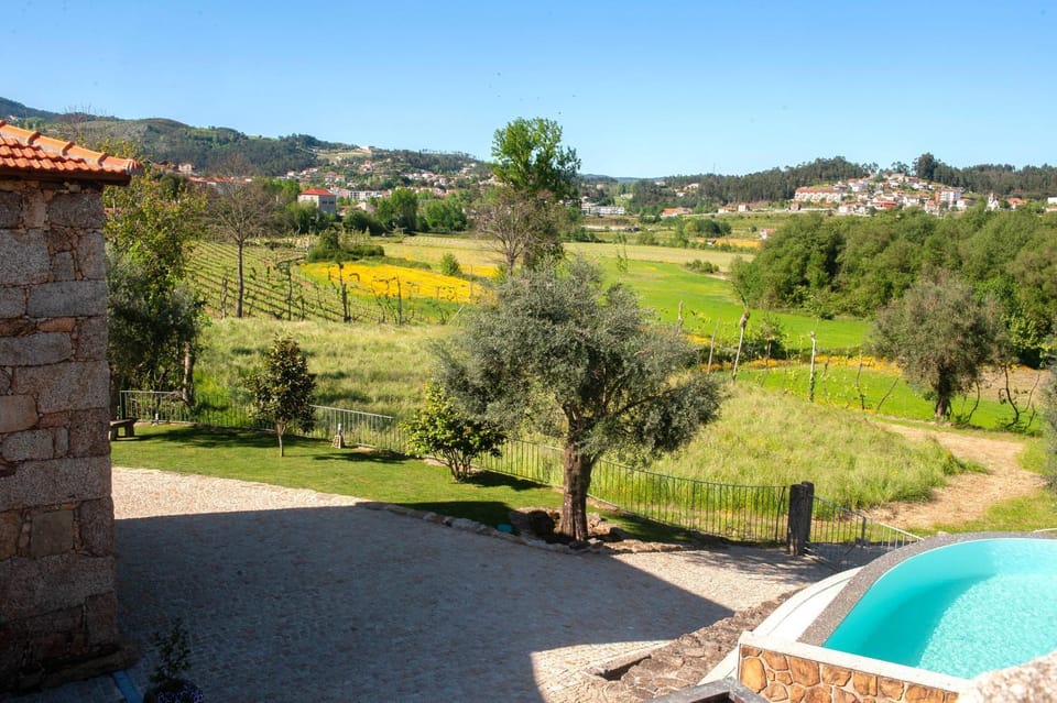 Casa da Corredoura Turismo Rural Farm Stay in Porto District