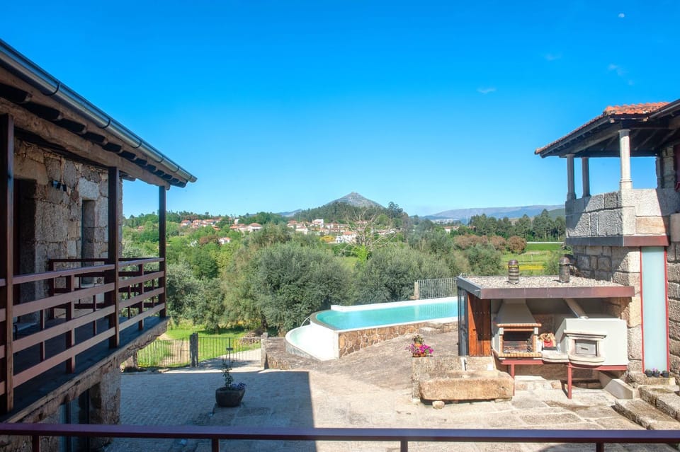 Casa da Corredoura Turismo Rural Farm Stay in Porto District