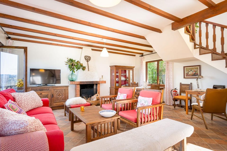 Communal lounge/ TV room, TV and multimedia, Living room, Seating area, Evening entertainment