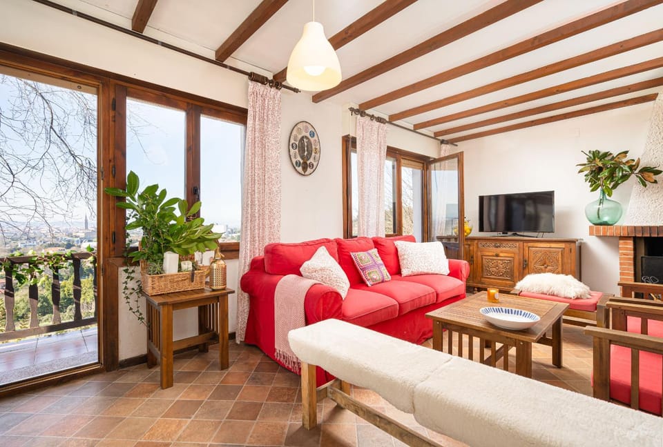 Communal lounge/ TV room, TV and multimedia, View (from property/room), Living room, Dining area, Evening entertainment