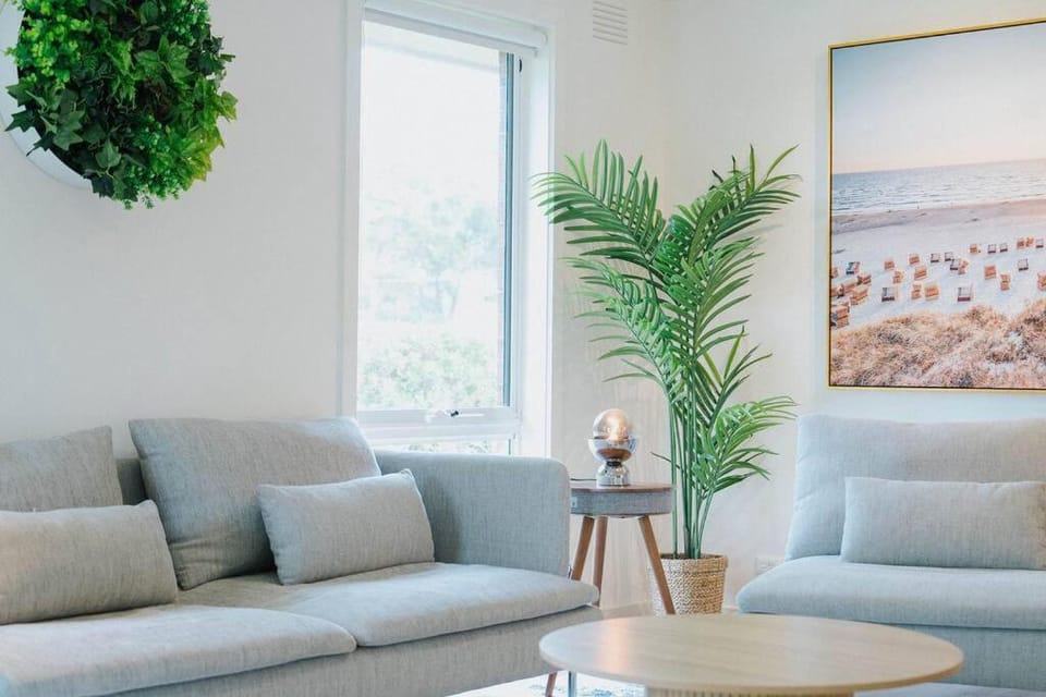 2 Bedroom Home Mornington Walking to Beach House in Mornington