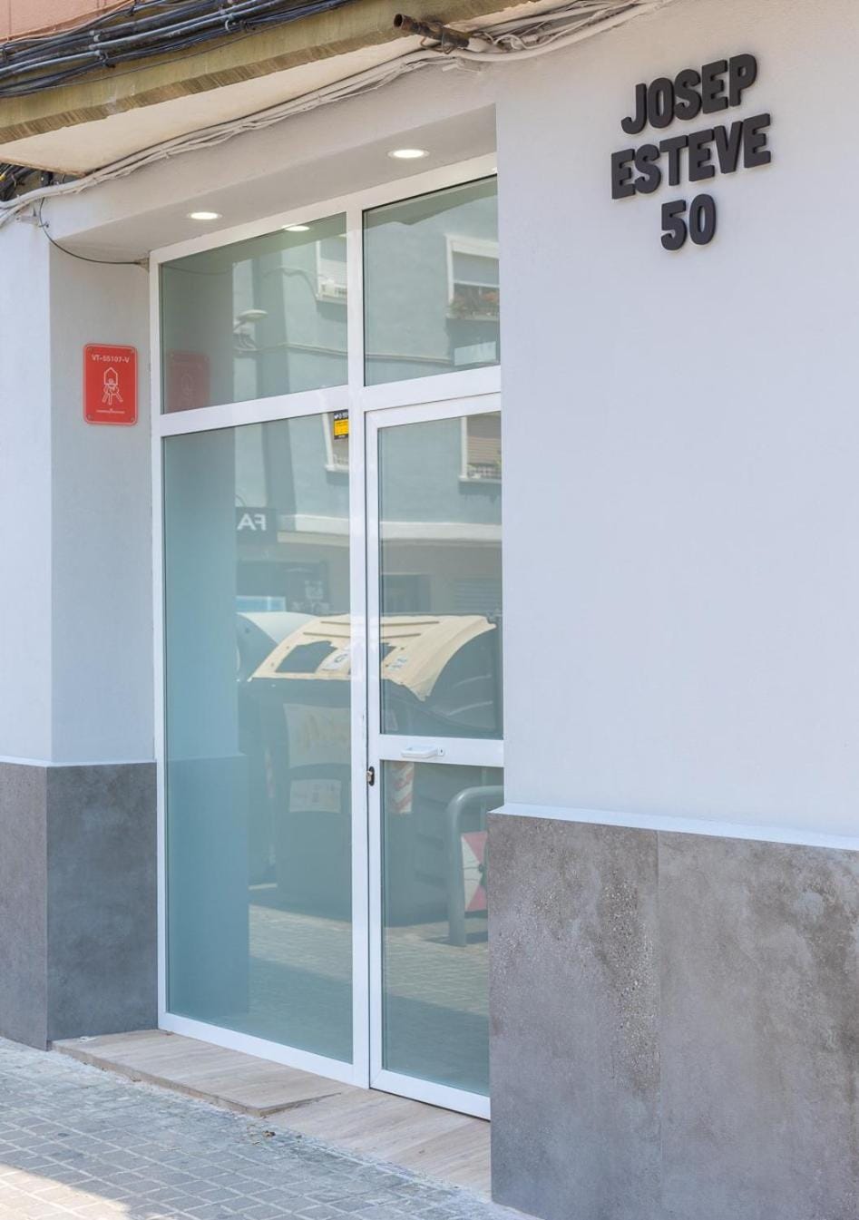 Property building, Facade/entrance, Lobby or reception