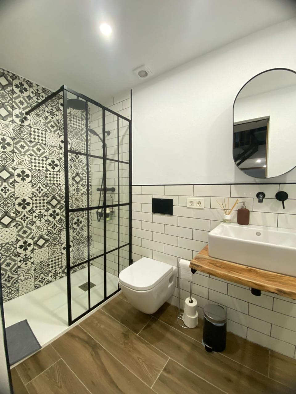 Shower, Bathroom, towels