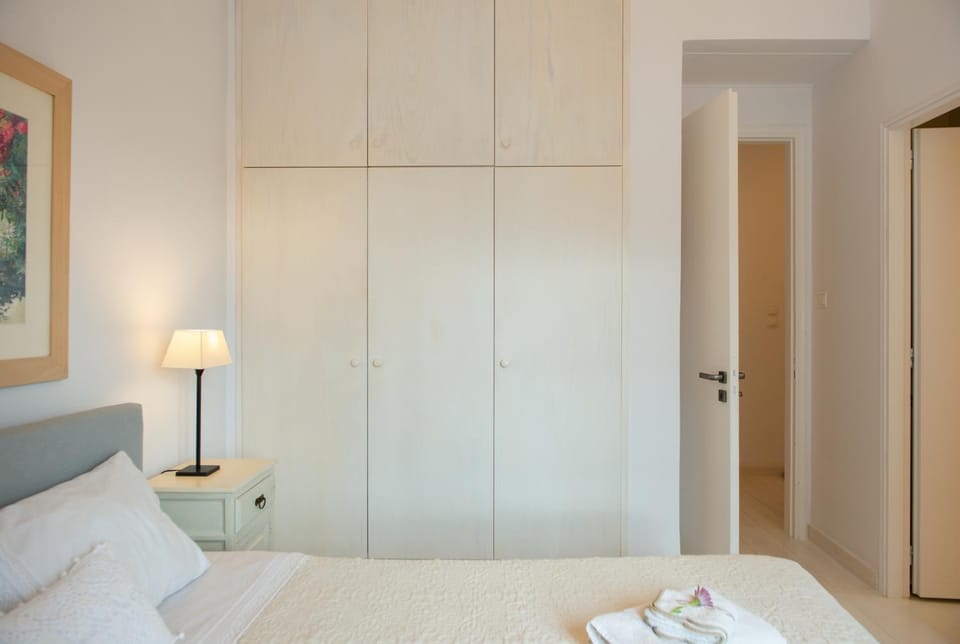 Bed, Photo of the whole room, Bedroom, towels, wardrobe
