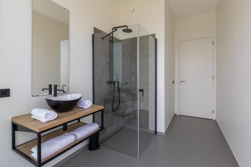 Vakantiewoning aan het water - met 2 balkons - Vista Maris - Nr 38 Apartment in Zeeland, Netherlands