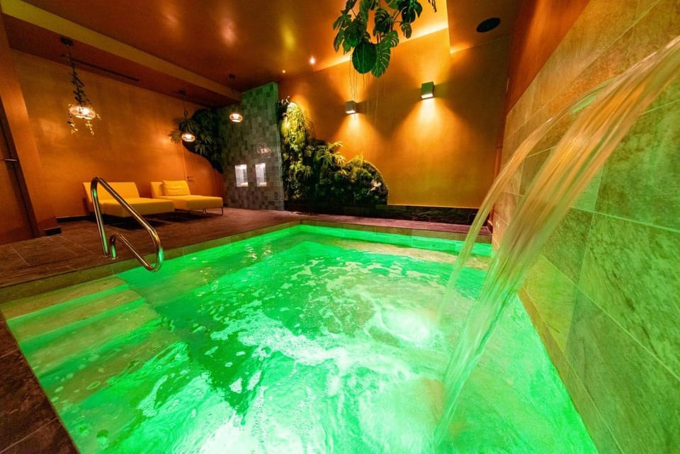 Property building, Swimming pool