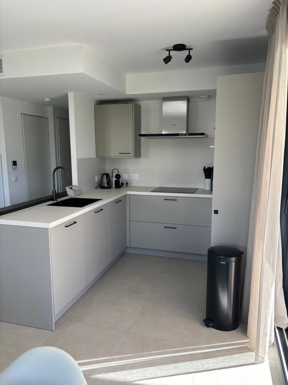 Kitchen or kitchenette, oven, stove