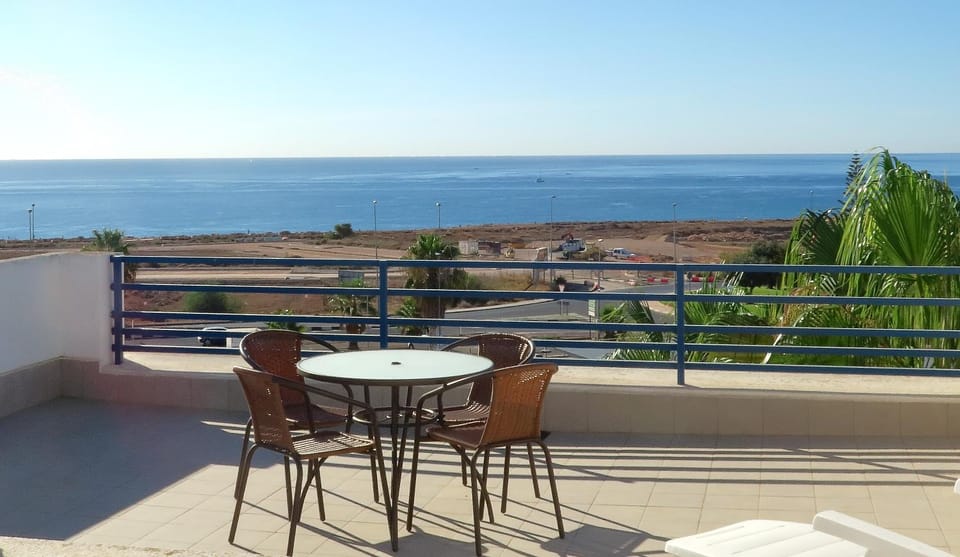 Property building, Solarium, View (from property/room), Balcony/Terrace, Sea view