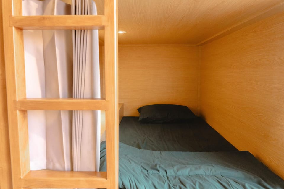 bunk bed