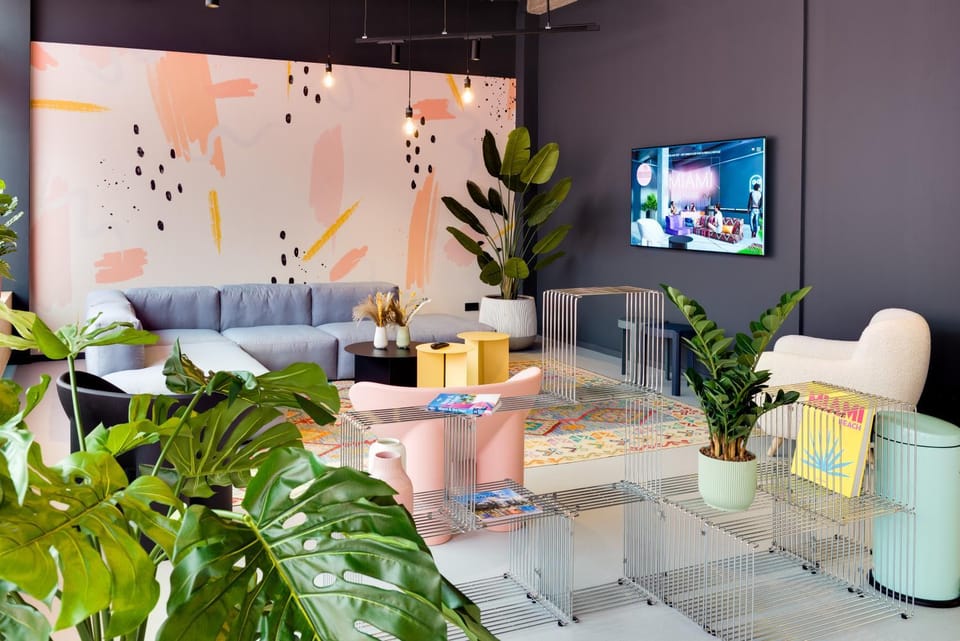 Communal lounge/ TV room