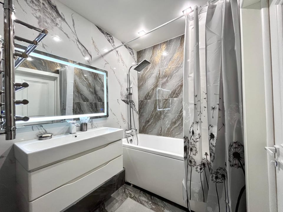 Bathroom, Bath, towels