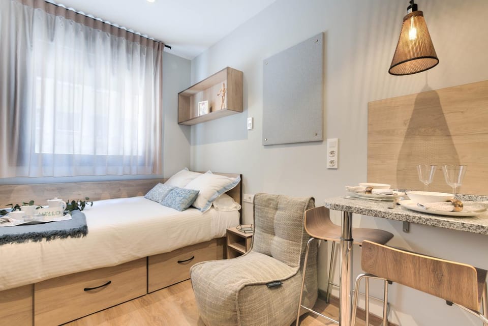 Bed, Photo of the whole room, Bedroom