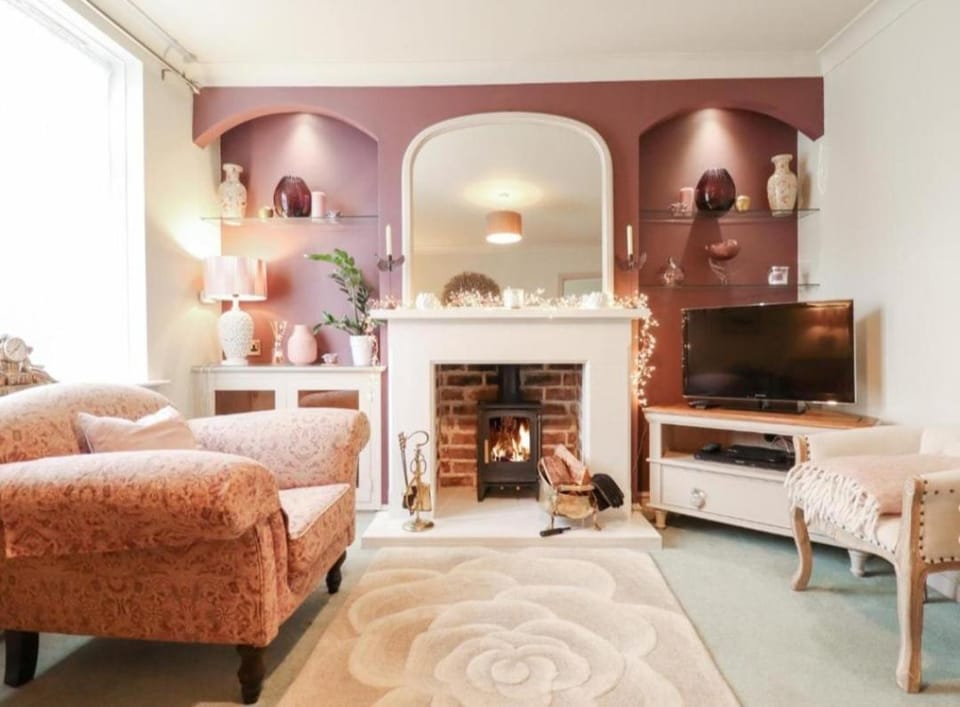 Lavender Cottage, a pretty period cottage in Louth House in Louth