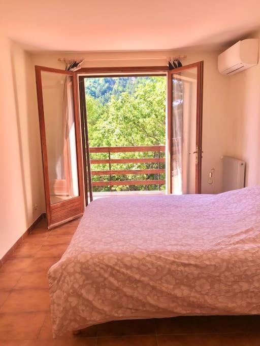 Bed, Balcony/Terrace, Bedroom, air conditioner